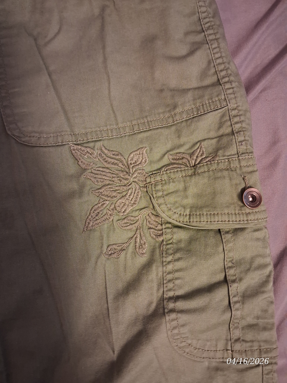 Terra & Sky Light Olive Drawstring Capri Cargo Pants - Picture 3 of 4